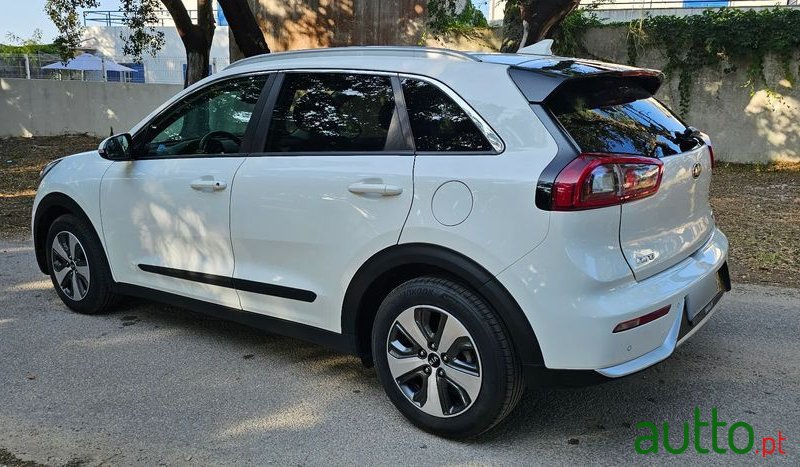 2019' Kia Niro 1.6 Gdi Hev Ex photo #5