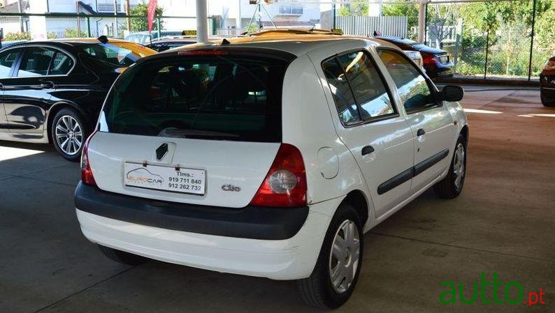 2001' Renault Clio 1.2 Expression photo #2