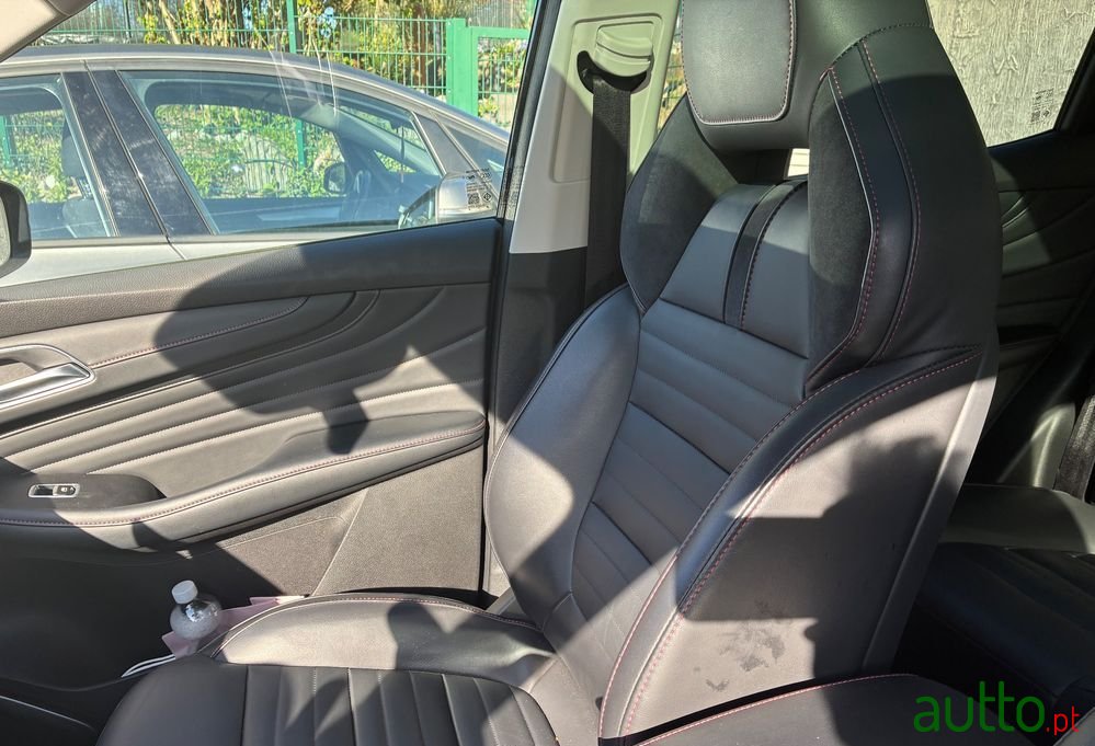 2022' MG EHS Luxury photo #5