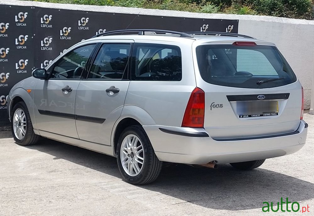 2003' Ford Focus Sw photo #5