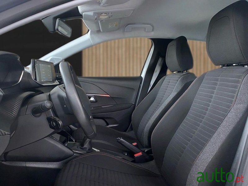 2023' Peugeot 208 photo #5