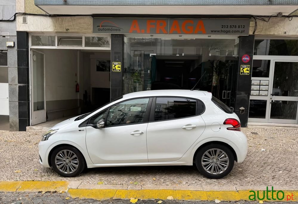 2016' Peugeot 208 1.2 Puretech Style photo #4