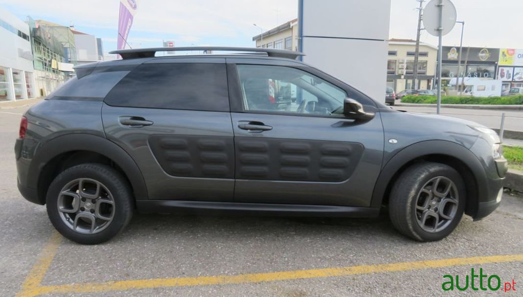 2016' Citroen C4 Cactus photo #3