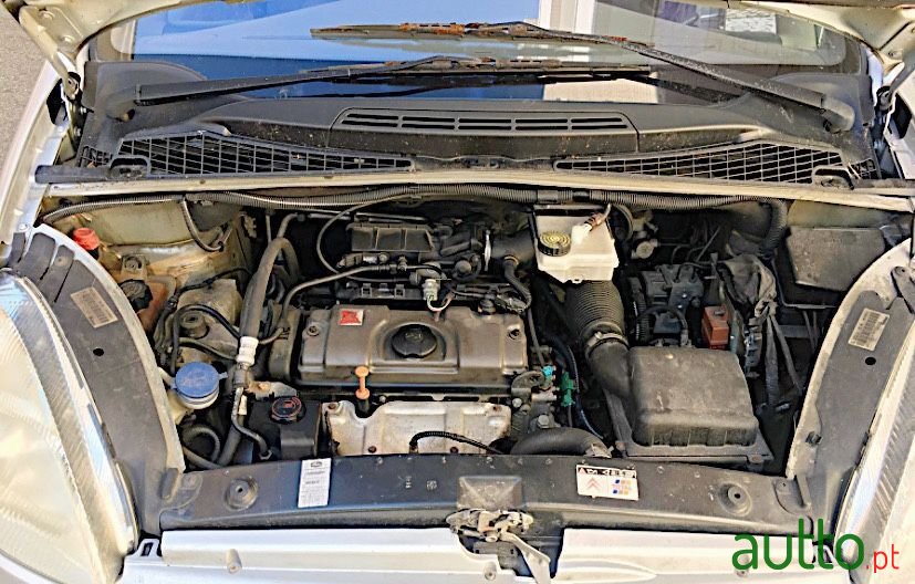 2001' Citroen Xsara Picasso photo #5