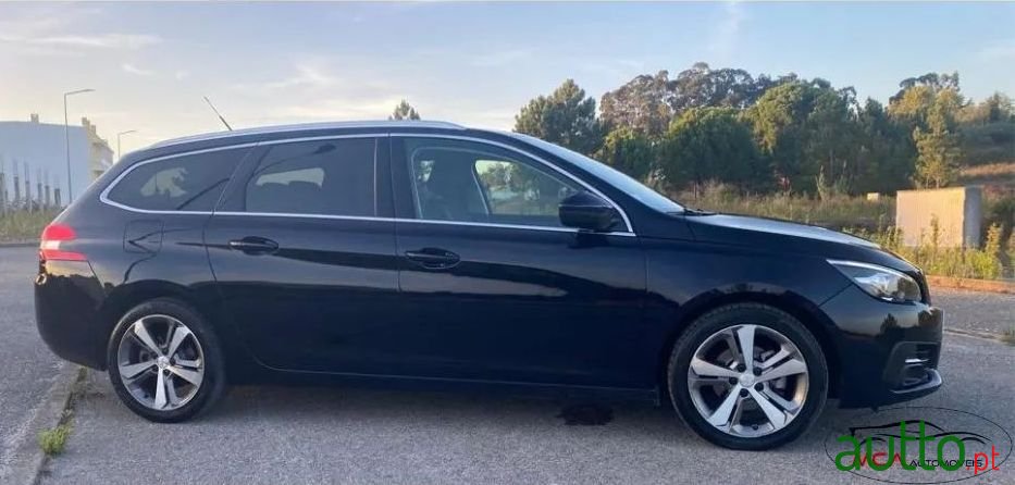 2018' Peugeot 308 Sw photo #2