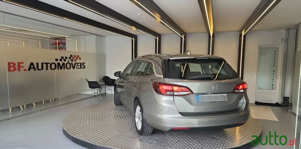 2017' Opel Astra Sports Tourer photo #3