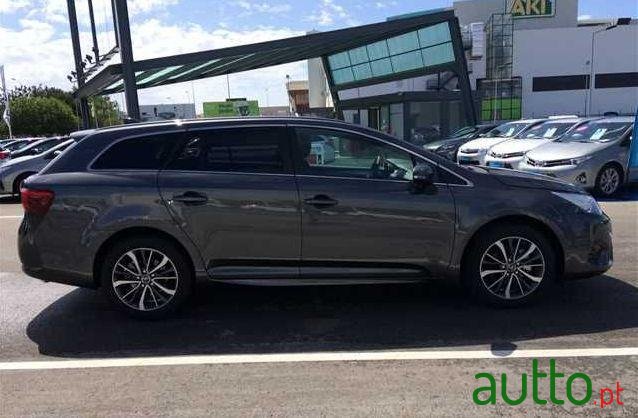 2016' Toyota Avensis Station Wagon 1.6 D-4D Luxury photo #1