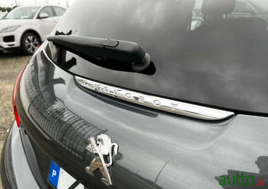 2016' Peugeot 208 photo #5