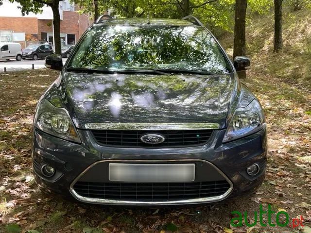 2010' Ford Focus Sw photo #2