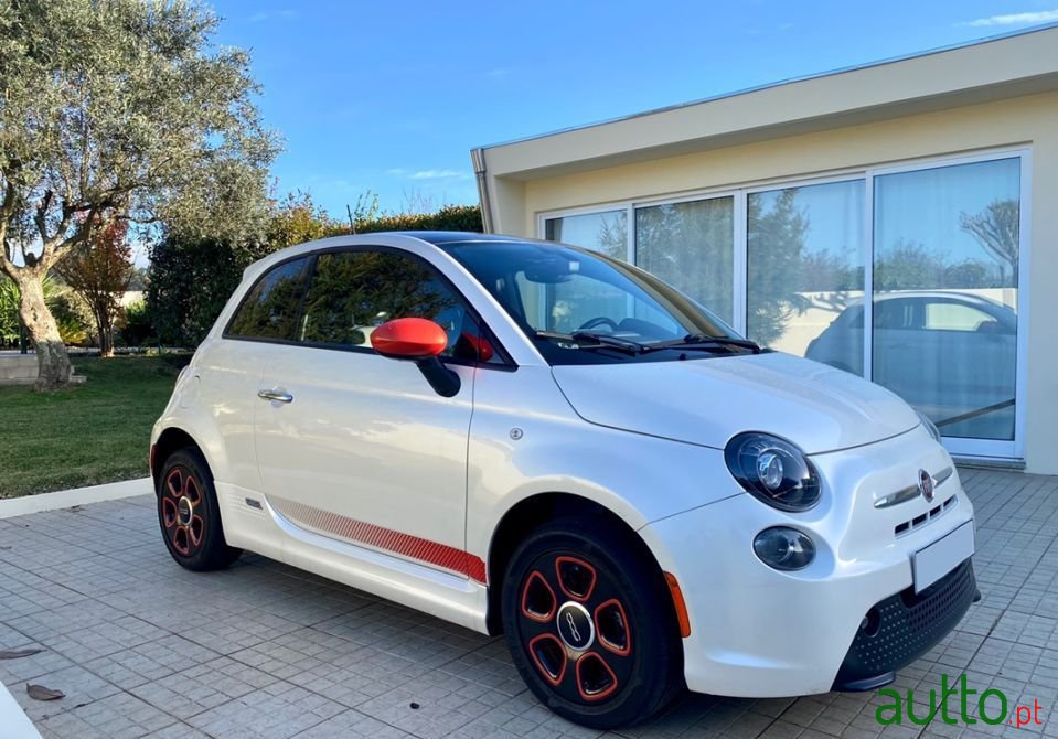 2016' Fiat 500E photo #2