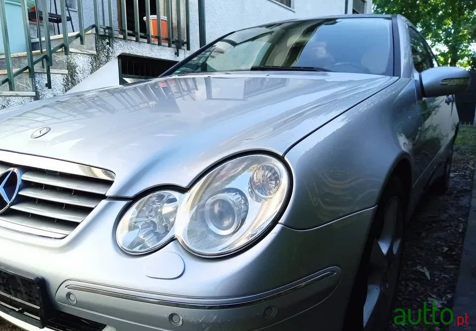 2007' Mercedes-Benz C-220 photo #3