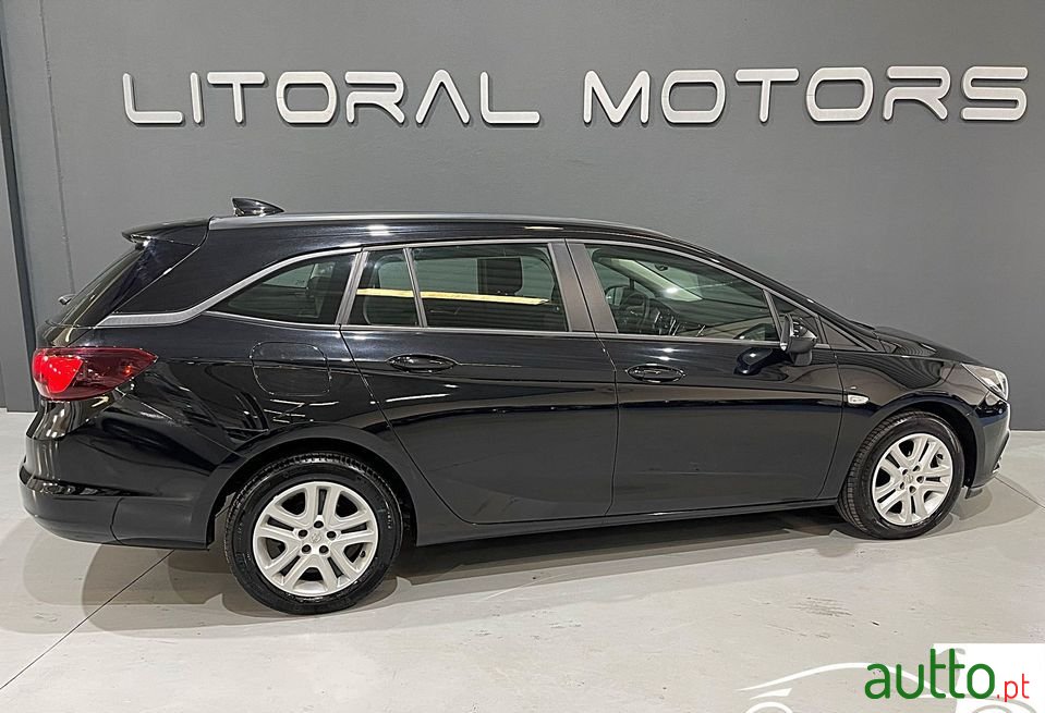 2018' Opel Astra Sports Tourer photo #4