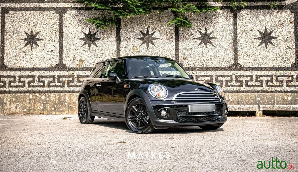 2012' MINI Cooper photo #3