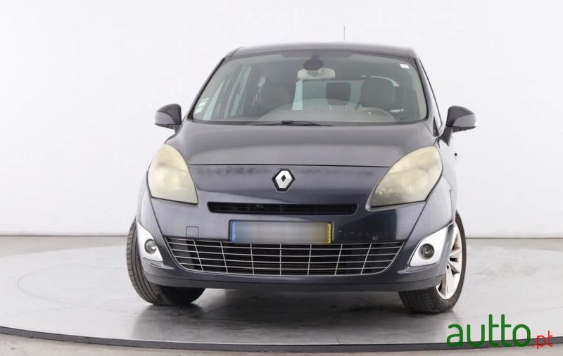 2011' Renault Grand Scenic photo #3