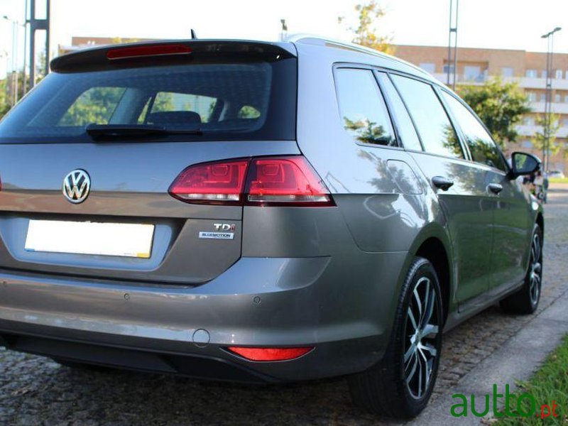 2016' Volkswagen Golf Variant photo #2