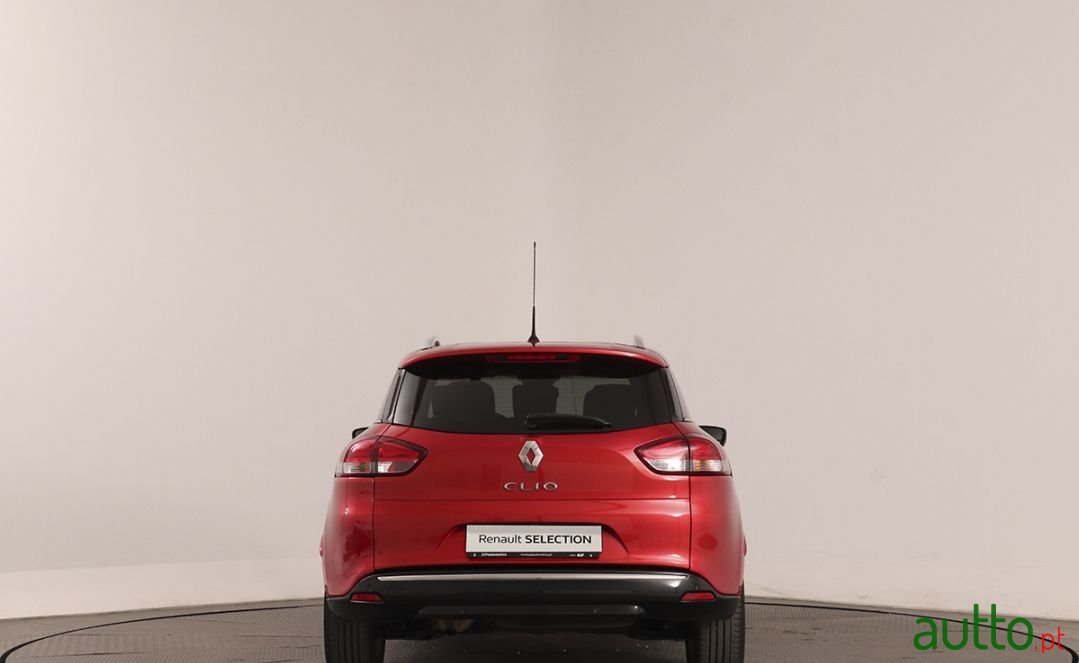 2019' Renault Clio Sport Tourer photo #5