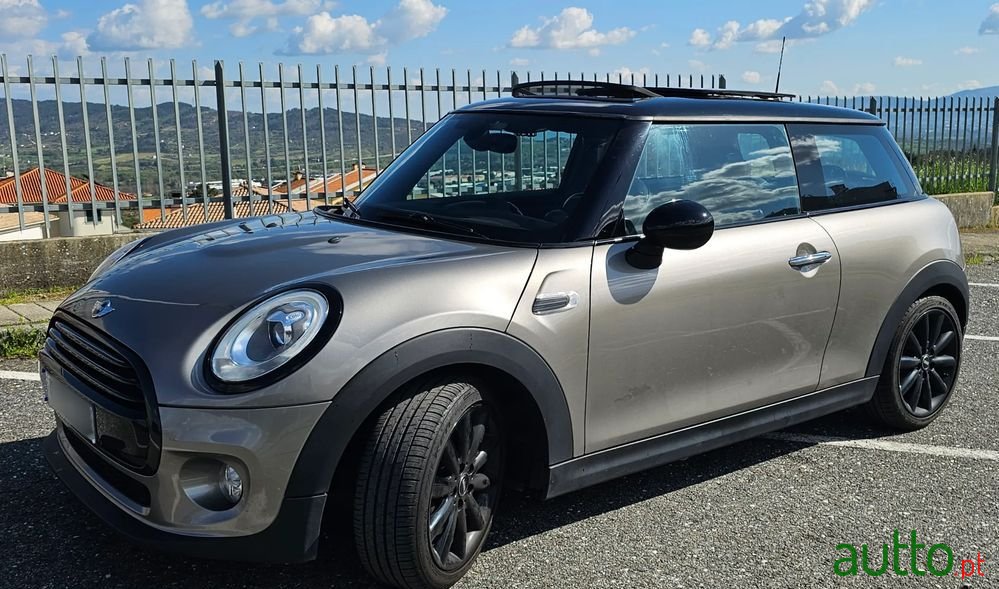 2017' MINI Cooper D 3 Portas photo #2