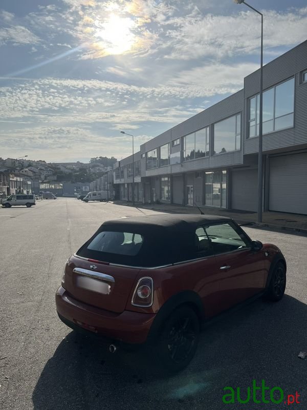 2010' MINI Cabrio photo #4