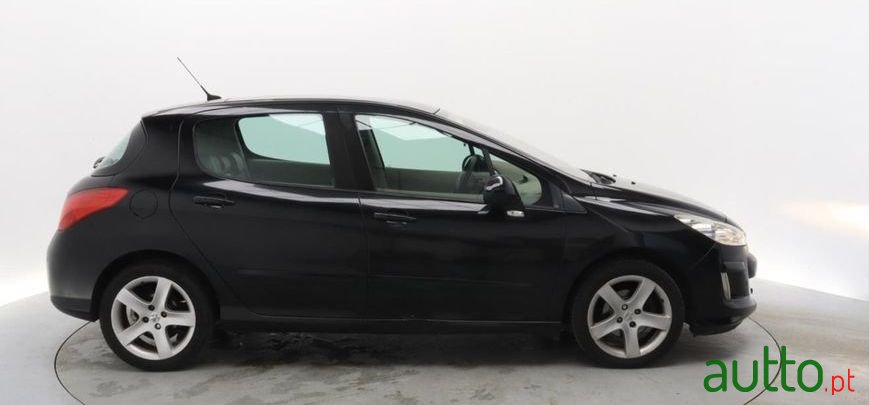 2008' Peugeot 308 1.6 Hdi Sport photo #4