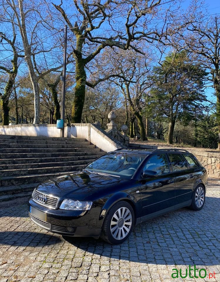 2002' Audi A4 Avant photo #1