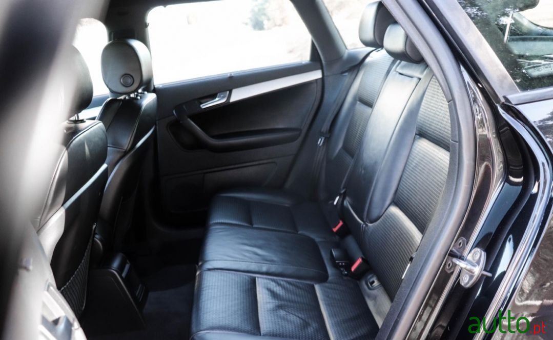 2010' Audi S3 Sportback photo #5