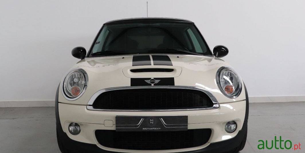 2010' MINI Cooper photo #2