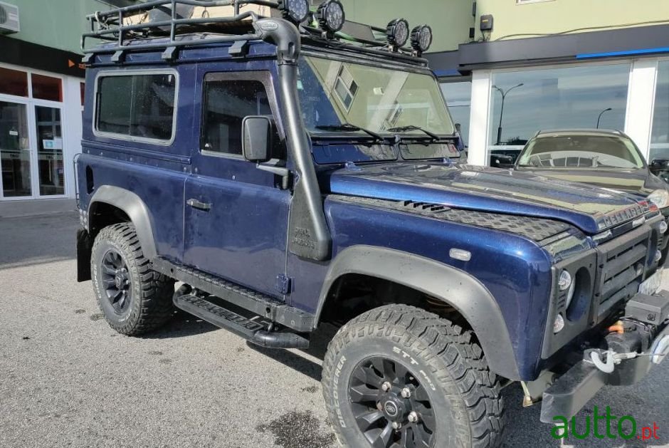 2004' Land Rover Defender photo #4