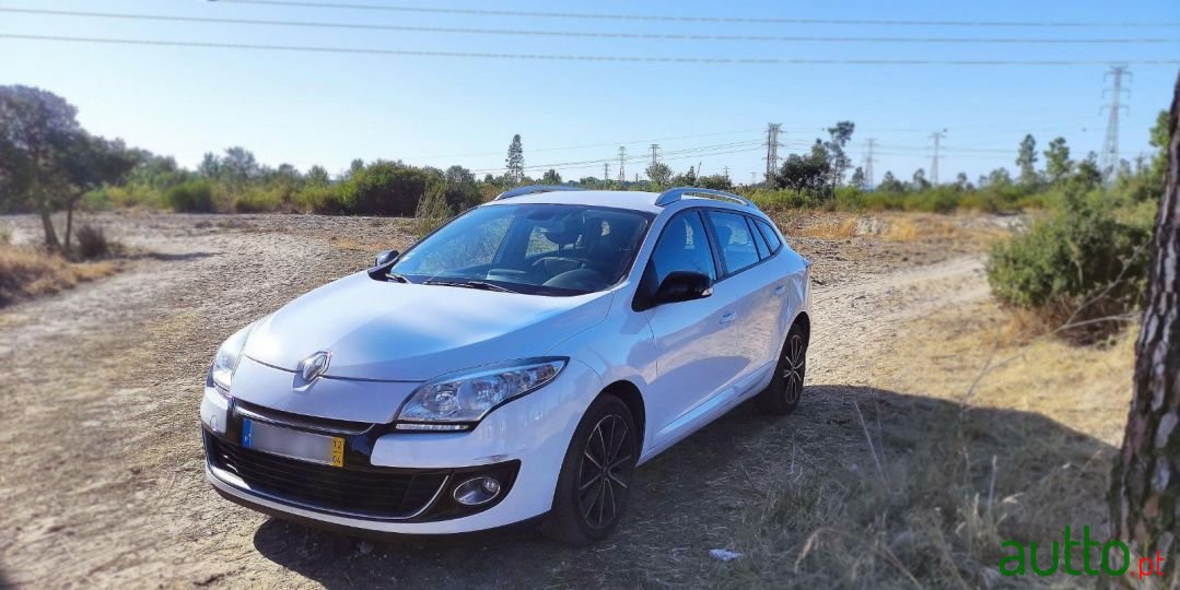 2012' Renault Megane Sport Tourer photo #1