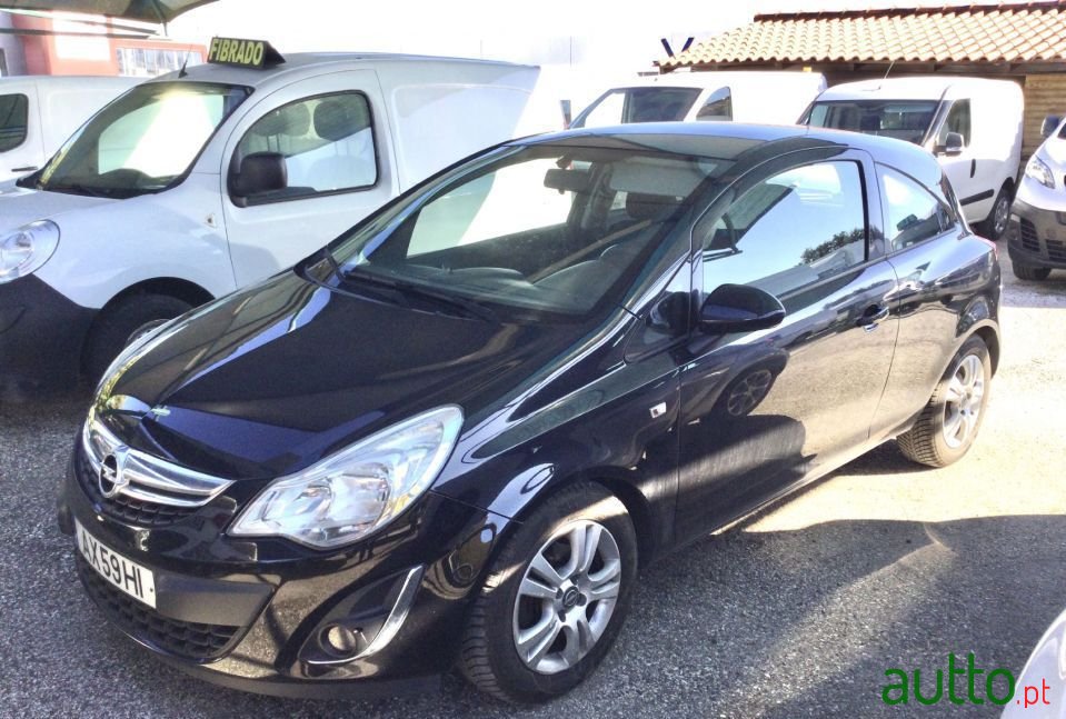 2012' Opel Corsa photo #1