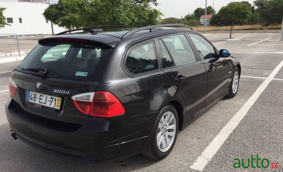 2007' BMW 320 Touring Nacional photo #1