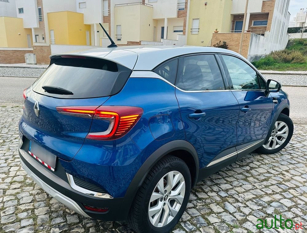 2021' Renault Captur photo #4