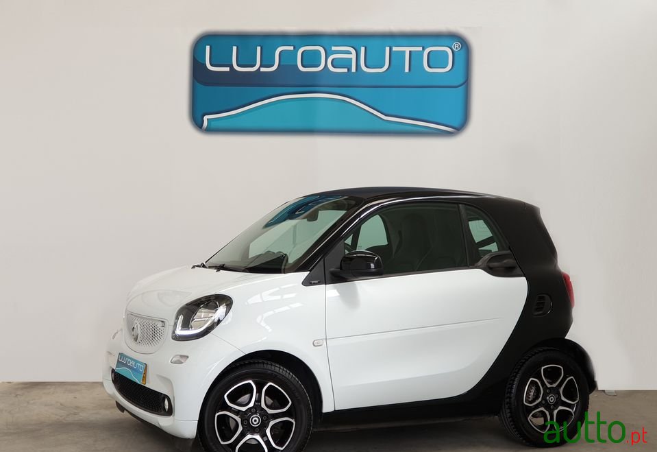 2015' Smart Fortwo photo #1