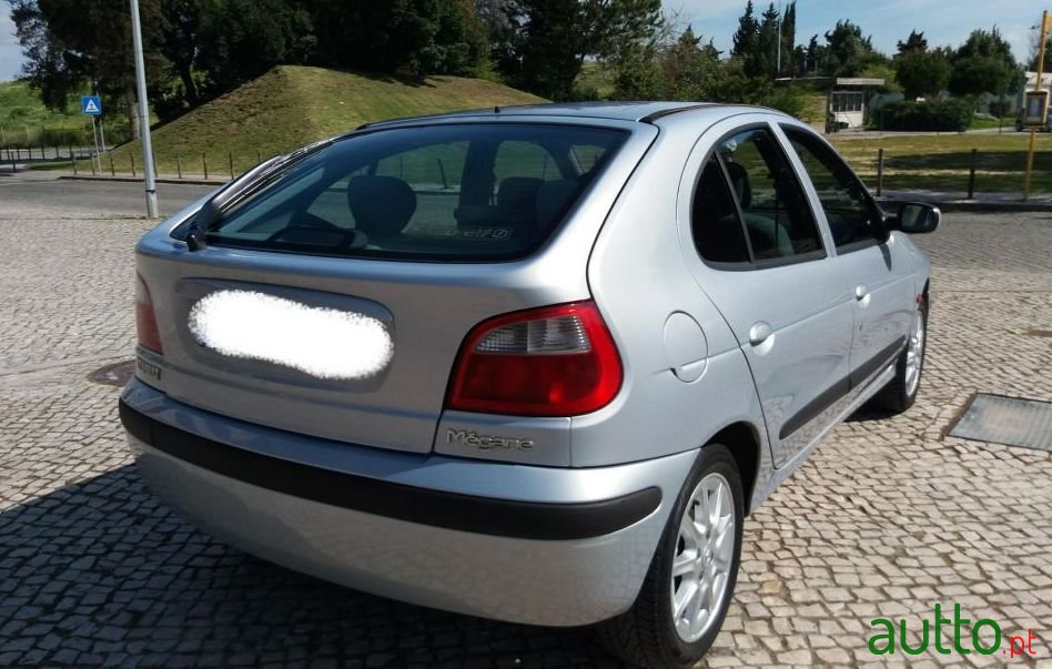 2001' Renault Megane photo #3