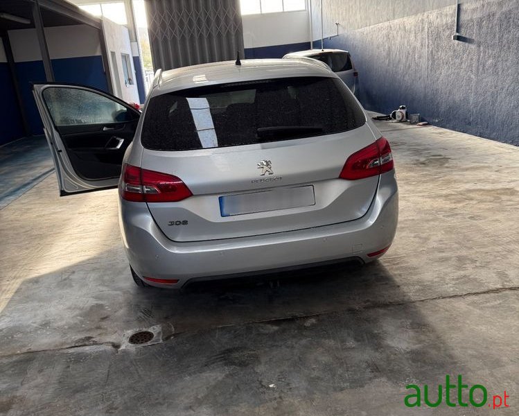2016' Peugeot 308 photo #6
