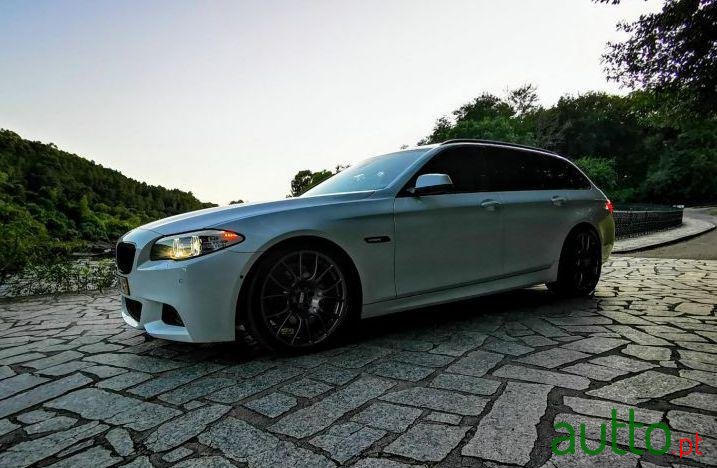 2012' BMW 520 F11 photo #4