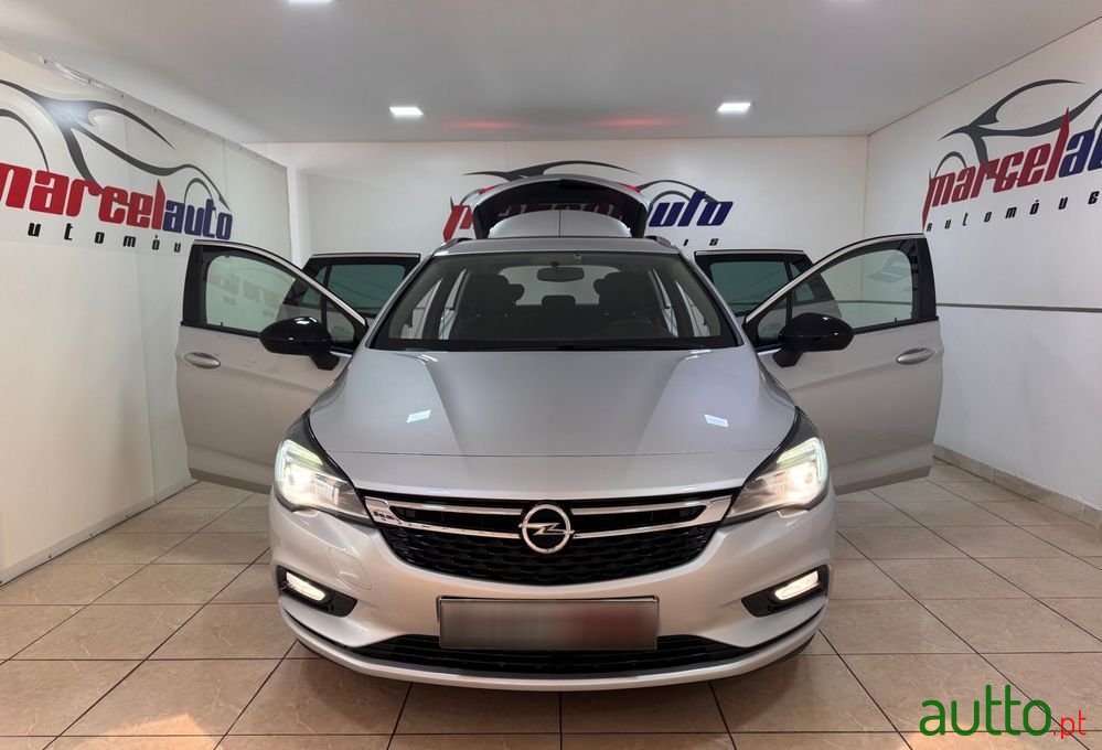 2019' Opel Astra Sports Tourer photo #2