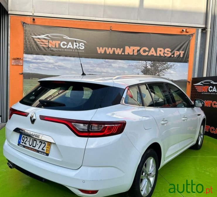 2018' Renault Megane Sport Tourer photo #2