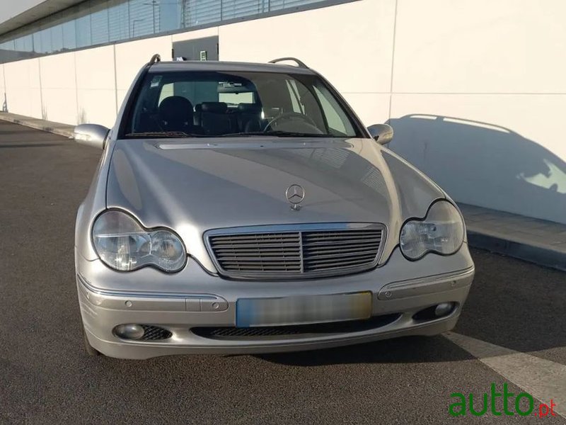 2002' Mercedes-Benz Classe C photo #2