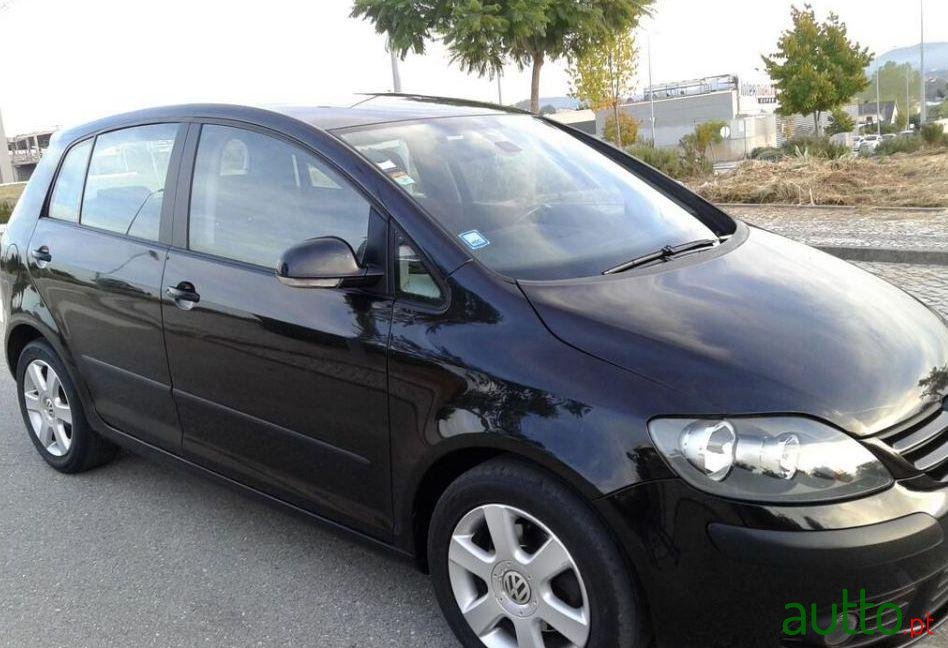 2005' Volkswagen Golf 1.9 Tdi photo #1