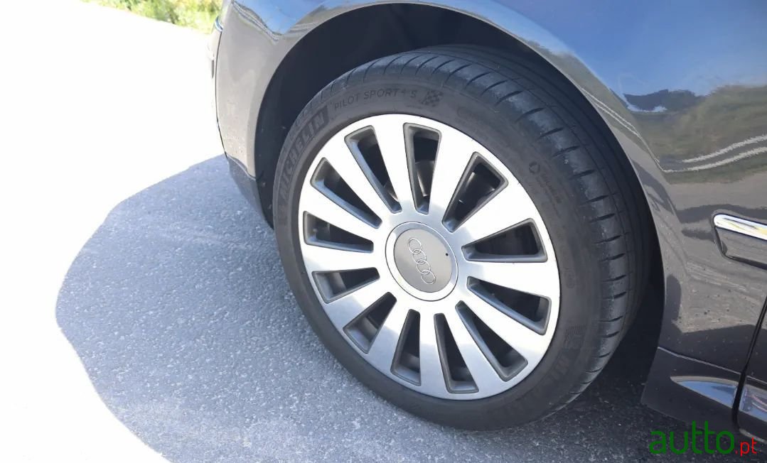 2008' Audi A8 photo #6