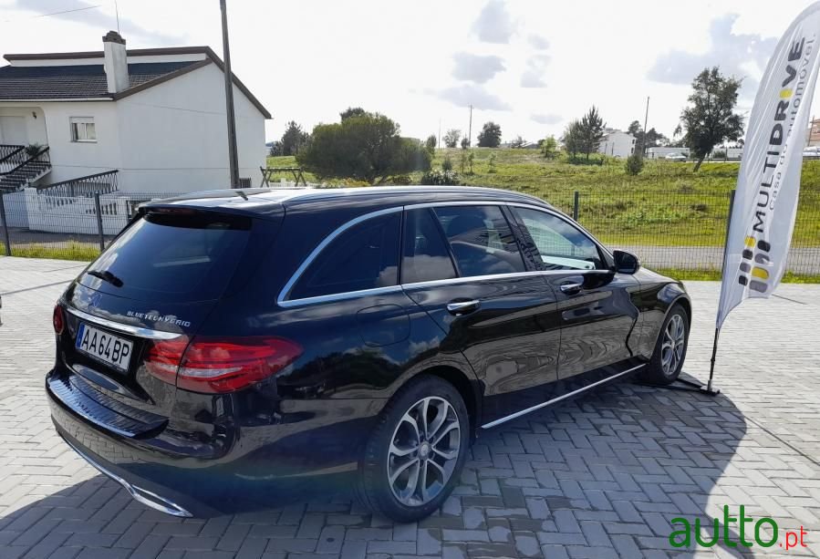 2015' Mercedes-Benz C-300 photo #5