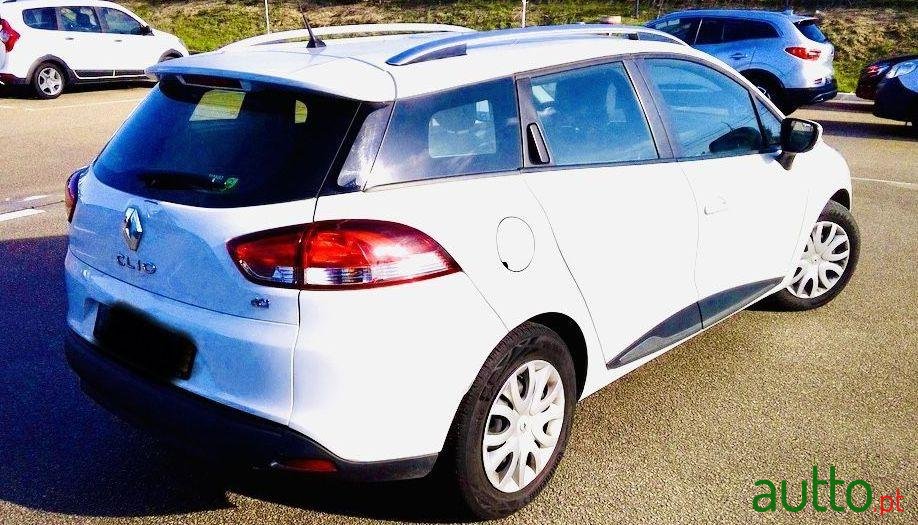 2015' Renault Clio Sport Tourer photo #1