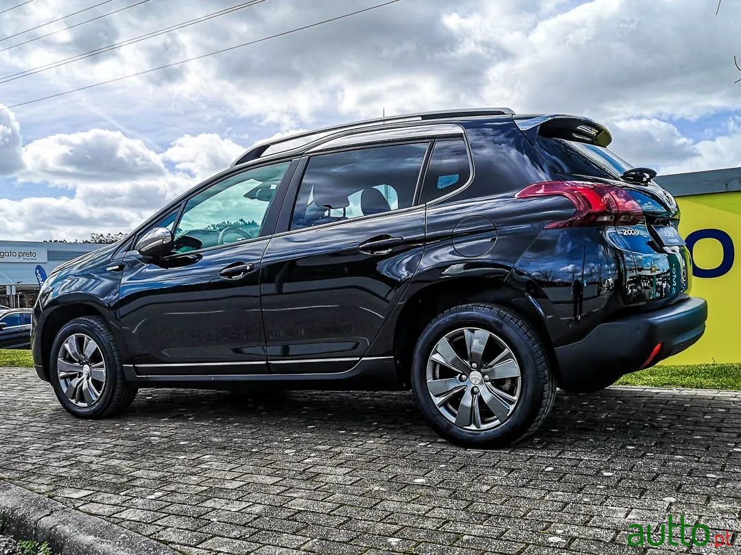 2019' Peugeot 2008 photo #3