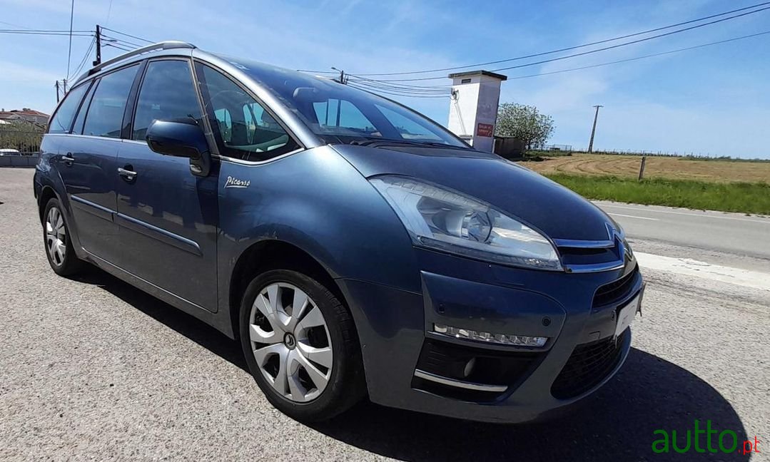 2011' Citroen C4 Grand Picasso photo #1