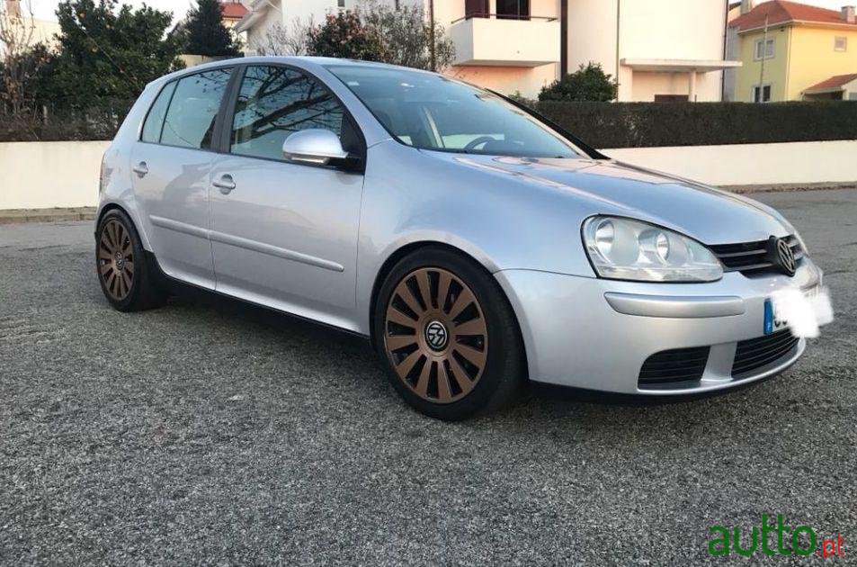 2004' Volkswagen Golf 1.9 Tdi photo #2