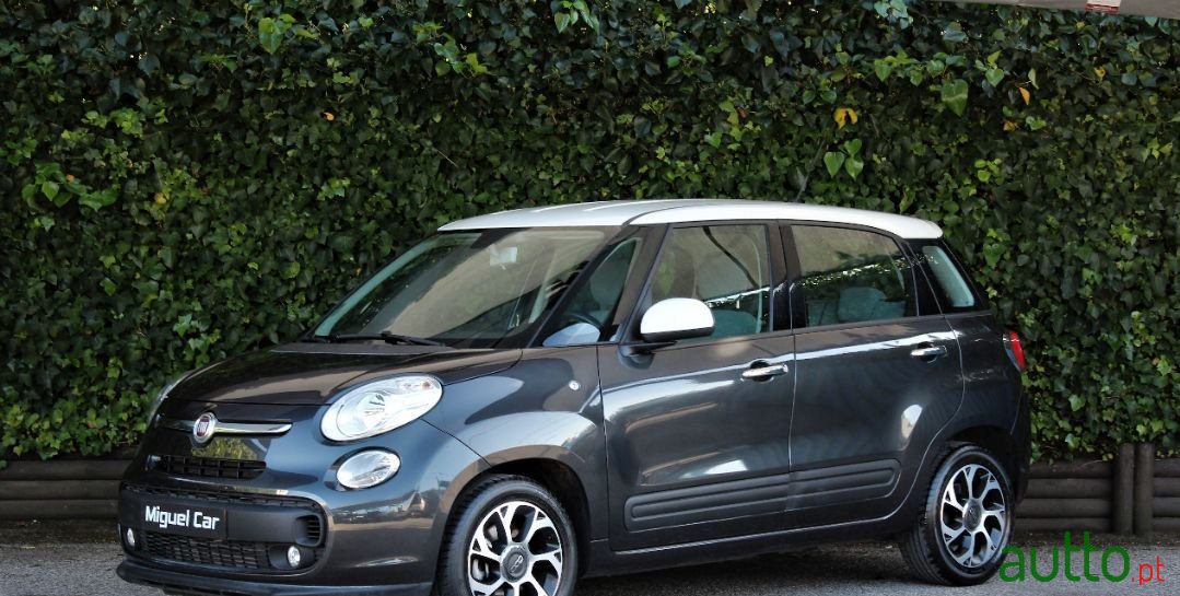 2017' Fiat 500L photo #2