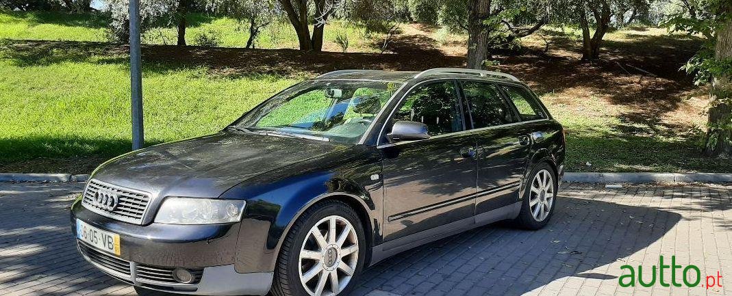 2003' Audi A4 Avant photo #2