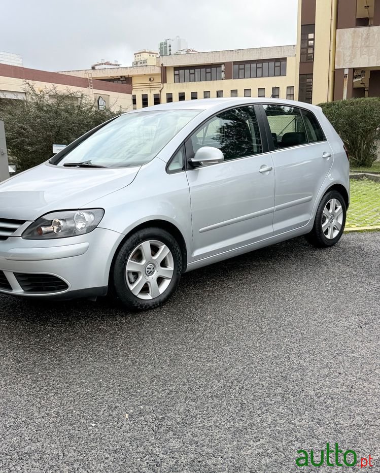 2008' Volkswagen Golf Plus photo #1