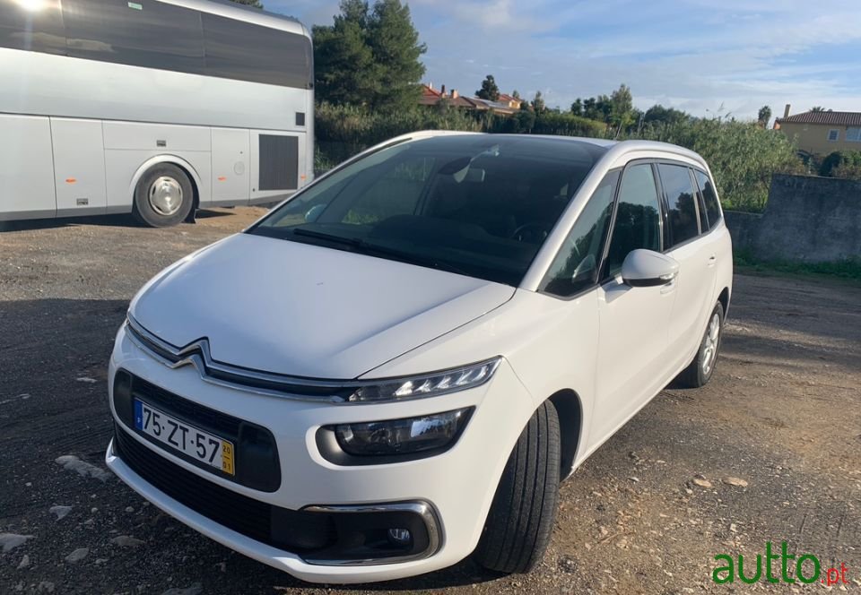 2020' Citroen C4 Spacetourer photo #2