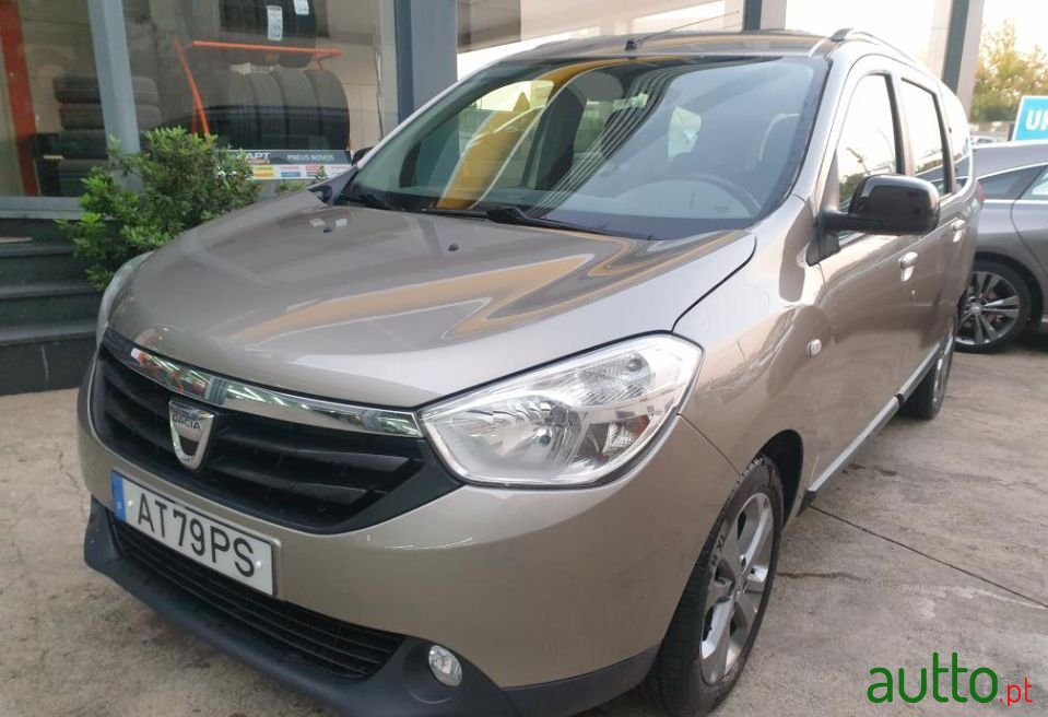 2015' Dacia Lodgy photo #2
